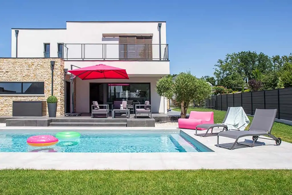 Photo piscine maison contemporaine
