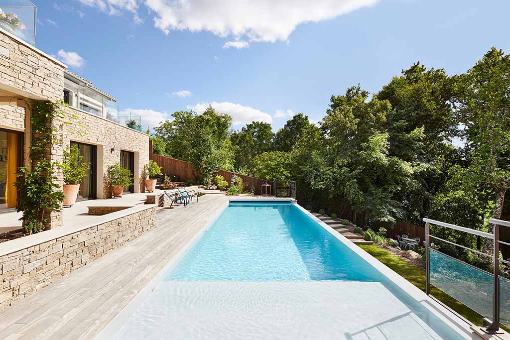 Photo piscine à débordement