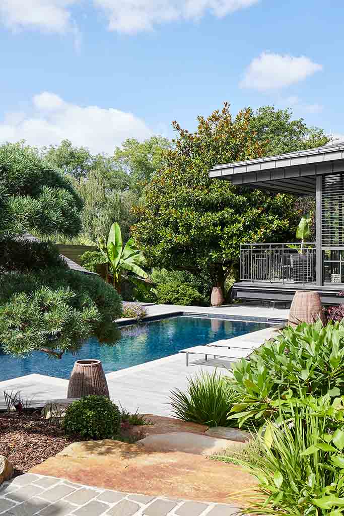 Photo piscine avec extension en métal